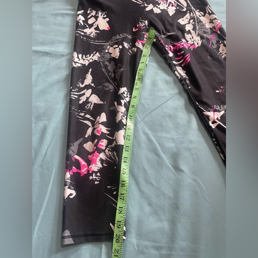 Fabletic capris - Picture 2 of 4